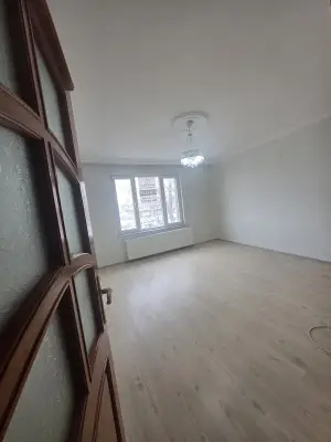 KRİPTO EMLAK VE GAYRİMENKUL'DEN MÜKEMMEL KONUMDA ARA KAT 2+1