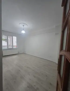 KRİPTO EMLAK VE GAYRİMENKUL'DEN MÜKEMMEL KONUMDA ARA KAT 2+1